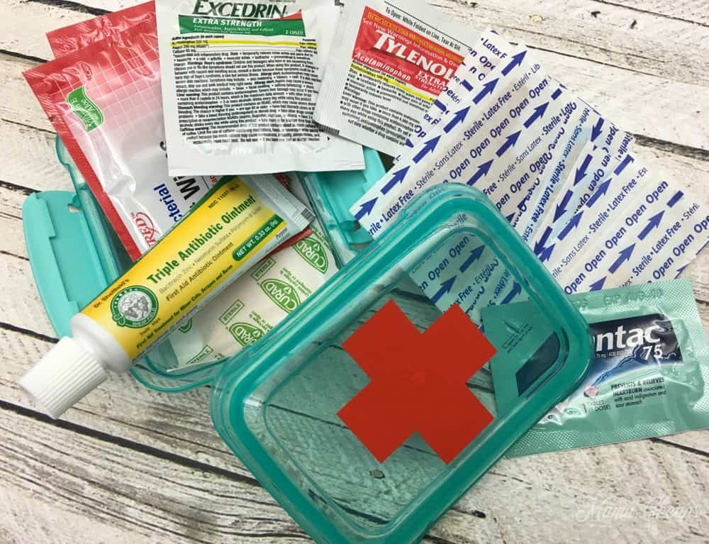 DIY First Aid Kits
 DIY Dollar Store Mini First Aid Kits