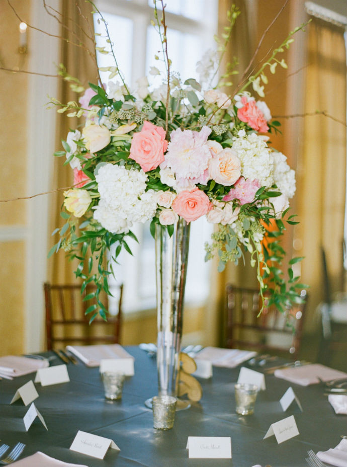 DIY Flower Arrangements Weddings
 7 Tips To DIY Wedding Floral Arrangements — Wedpics Blog