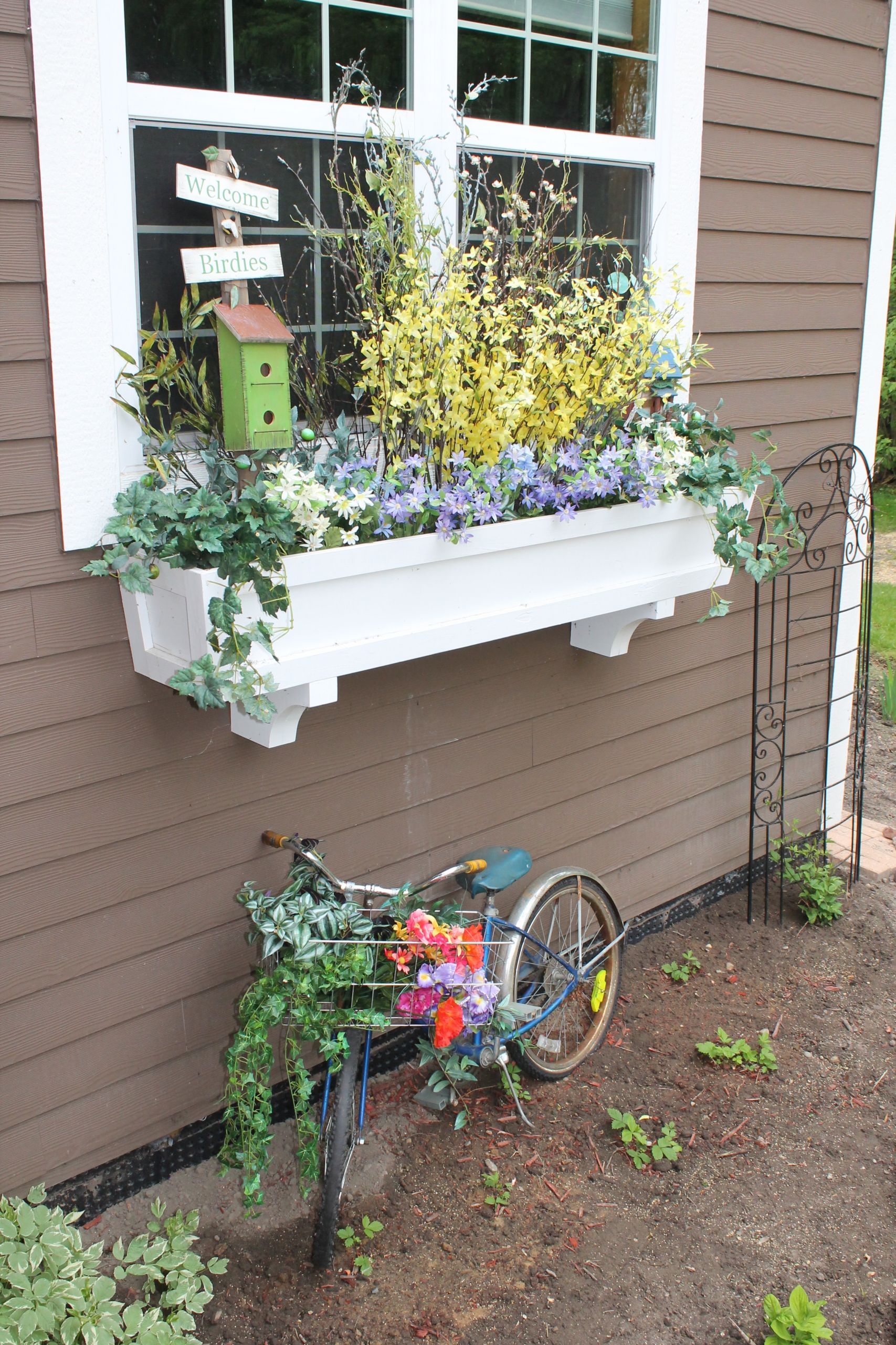 DIY Flower Boxes
 Remodelaholic