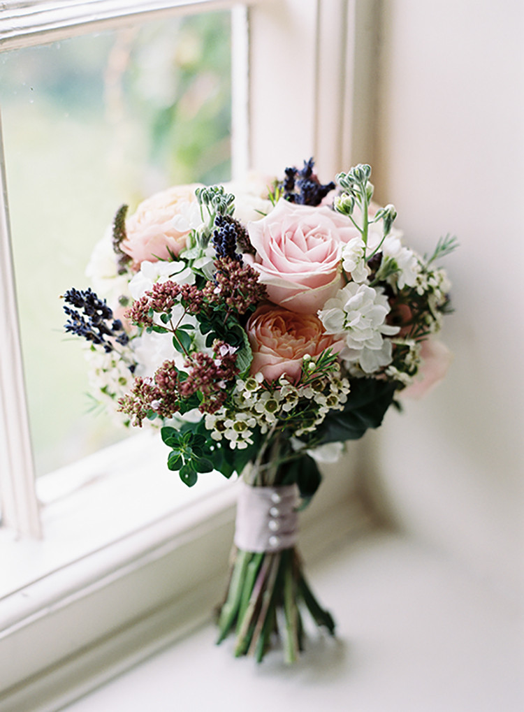 DIY Flowers Wedding
 Pretty Floral Wonderland DIY Wedding