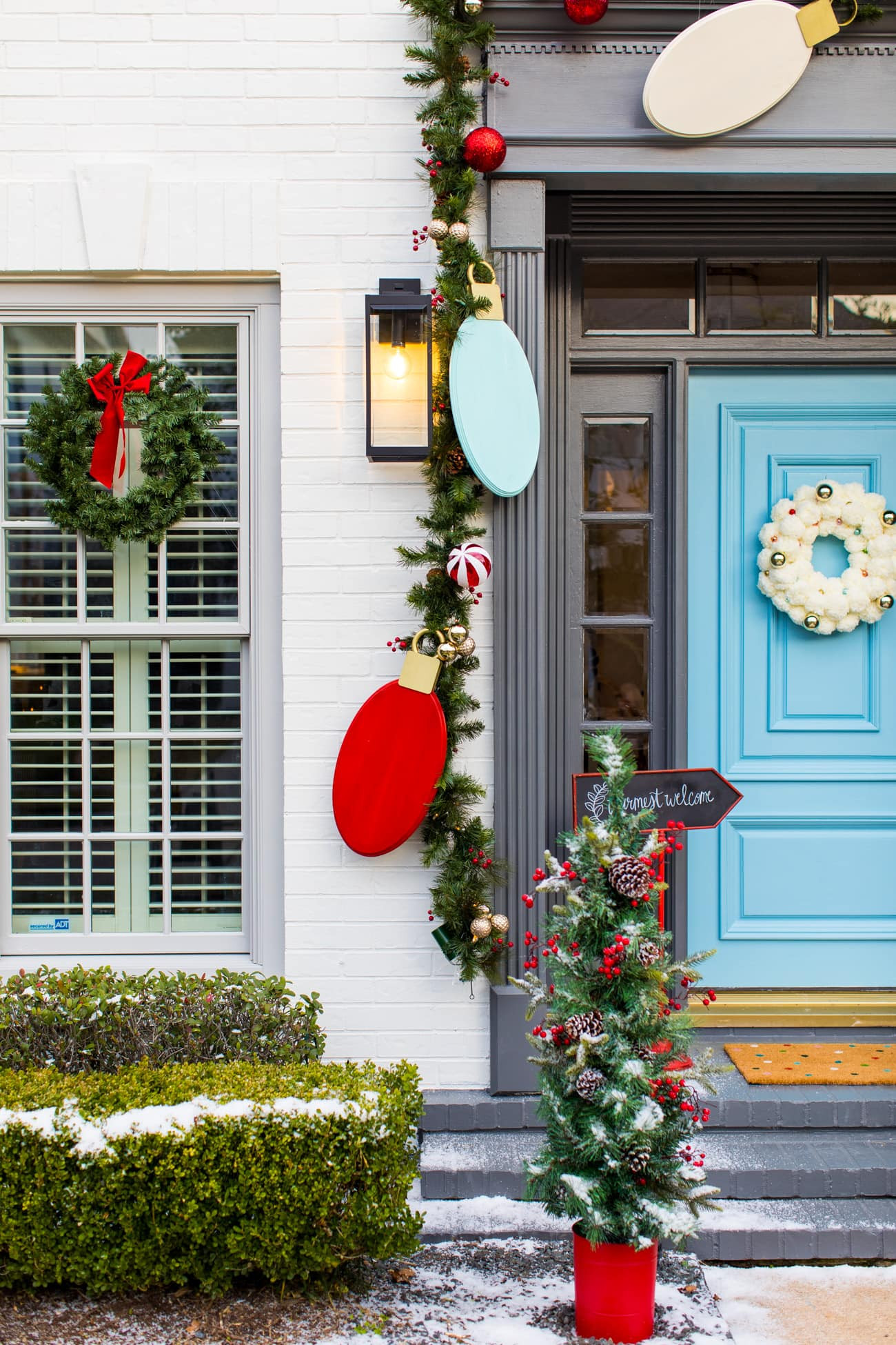 DIY For Christmas Decors
 Outdoor Christmas Door Decorations DIY Wood Lights