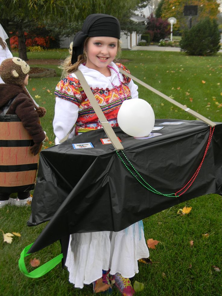 DIY Fortune Teller Costume
 Fortune teller DIY Halloween costume Cardboard box table