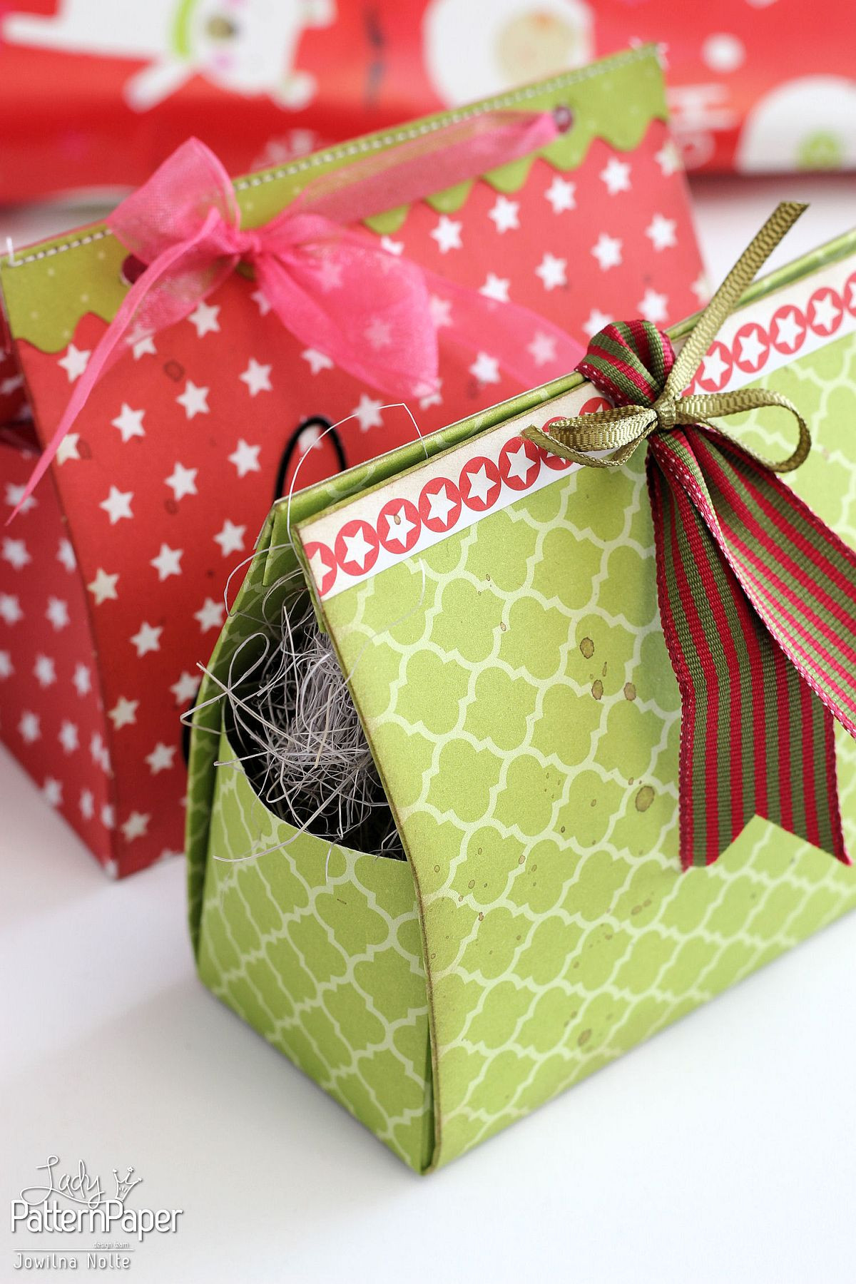 DIY Gift Boxes
 15 Festive DIY Gift Box Ideas for a Personalized Christmas