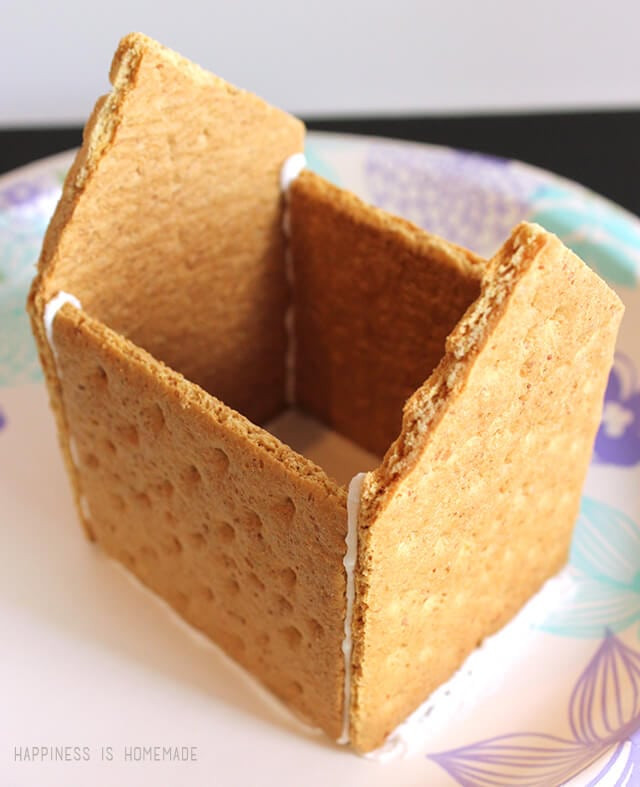 DIY Gingerbread House Graham Crackers
 How to Make Graham Cracker Gingerbread Houses Happiness