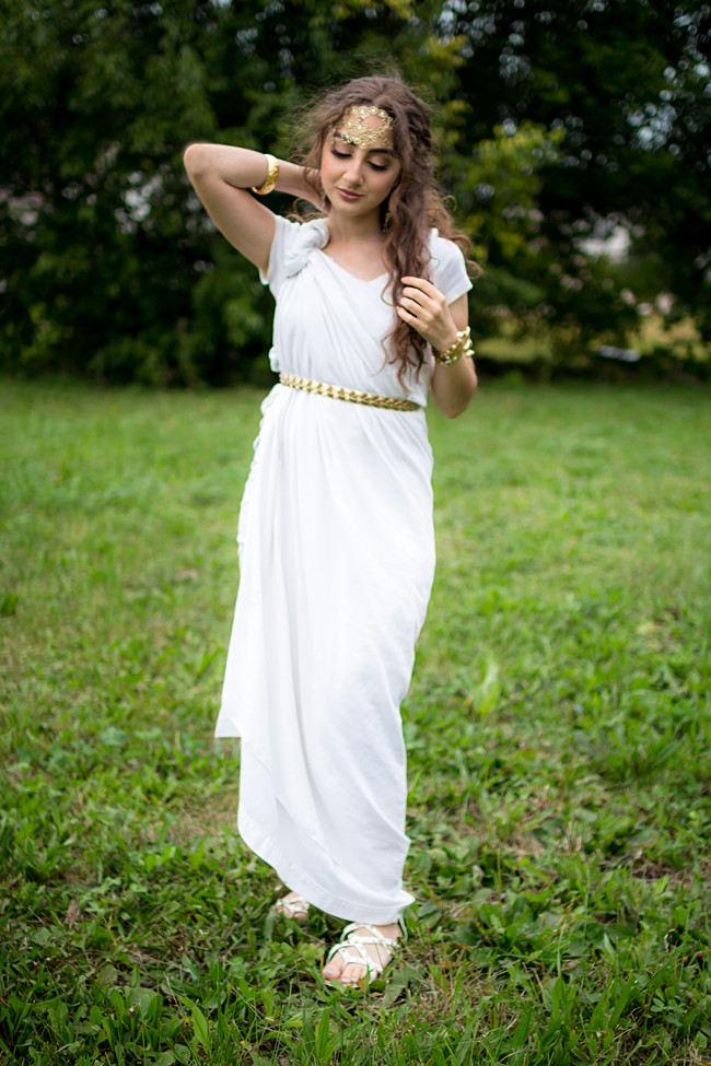 DIY Goddess Costume
 Absolutely Aya by Aya Sellami DIY Greek Goddess Costume