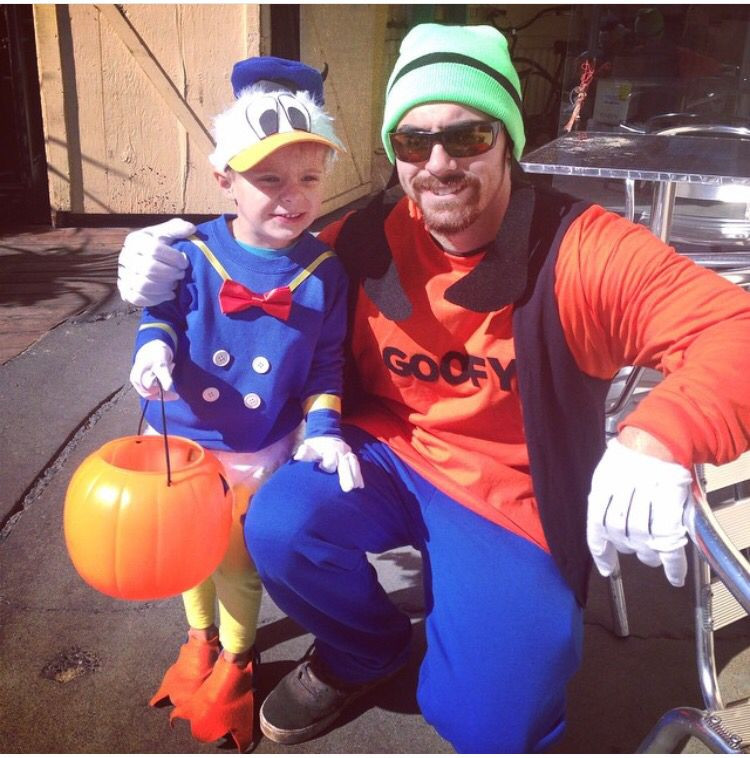 DIY Goofy Costume
 Donald Duck & goofy homemade costumes are the best