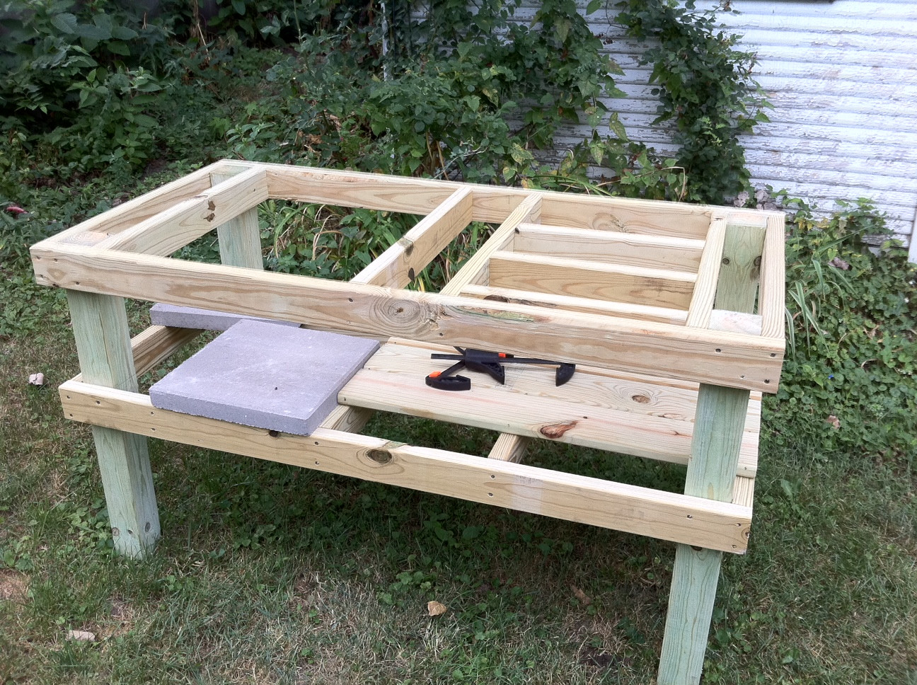 DIY Grill Table Plans
 Grill Table Plans Plans DIY Free Download Diy End Table
