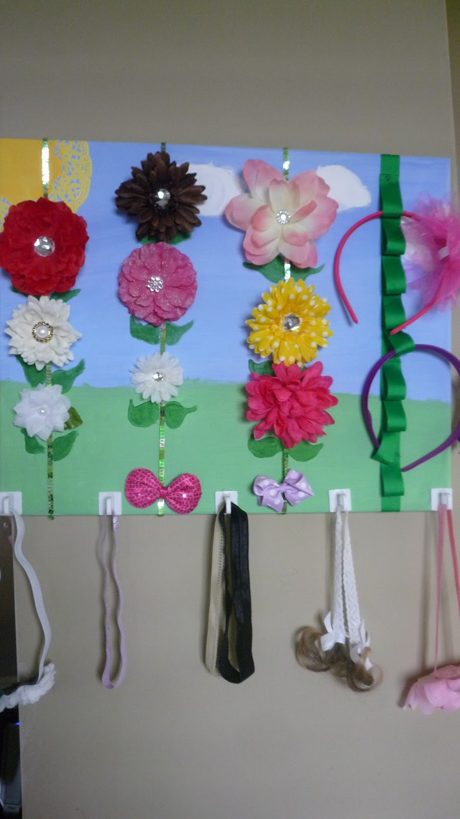 DIY Hair Accessories Holder
 Full Time Frugal DIY hair accessory holder $5