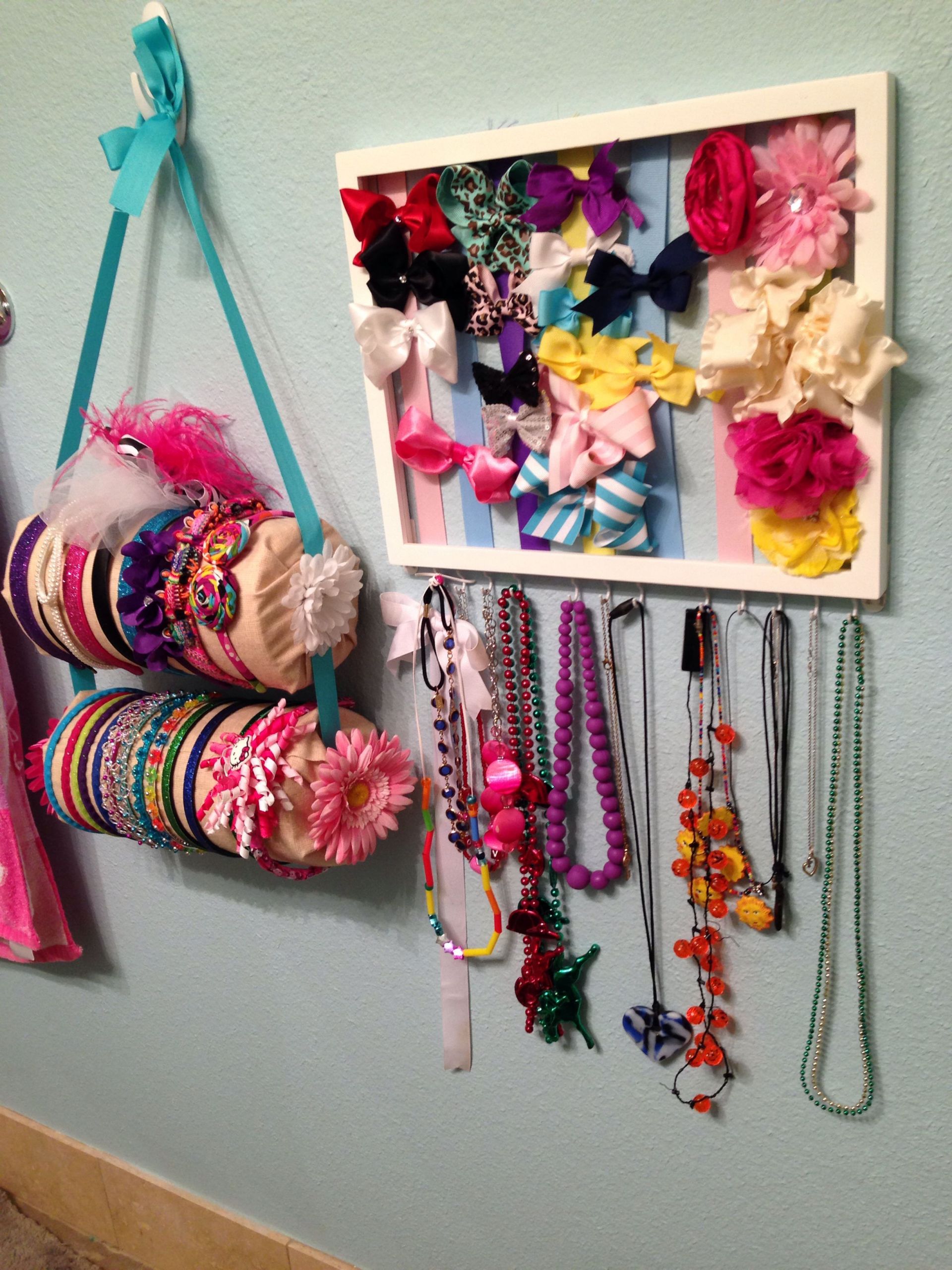 DIY Hair Accessories Holder
 Organizing little girls accessories