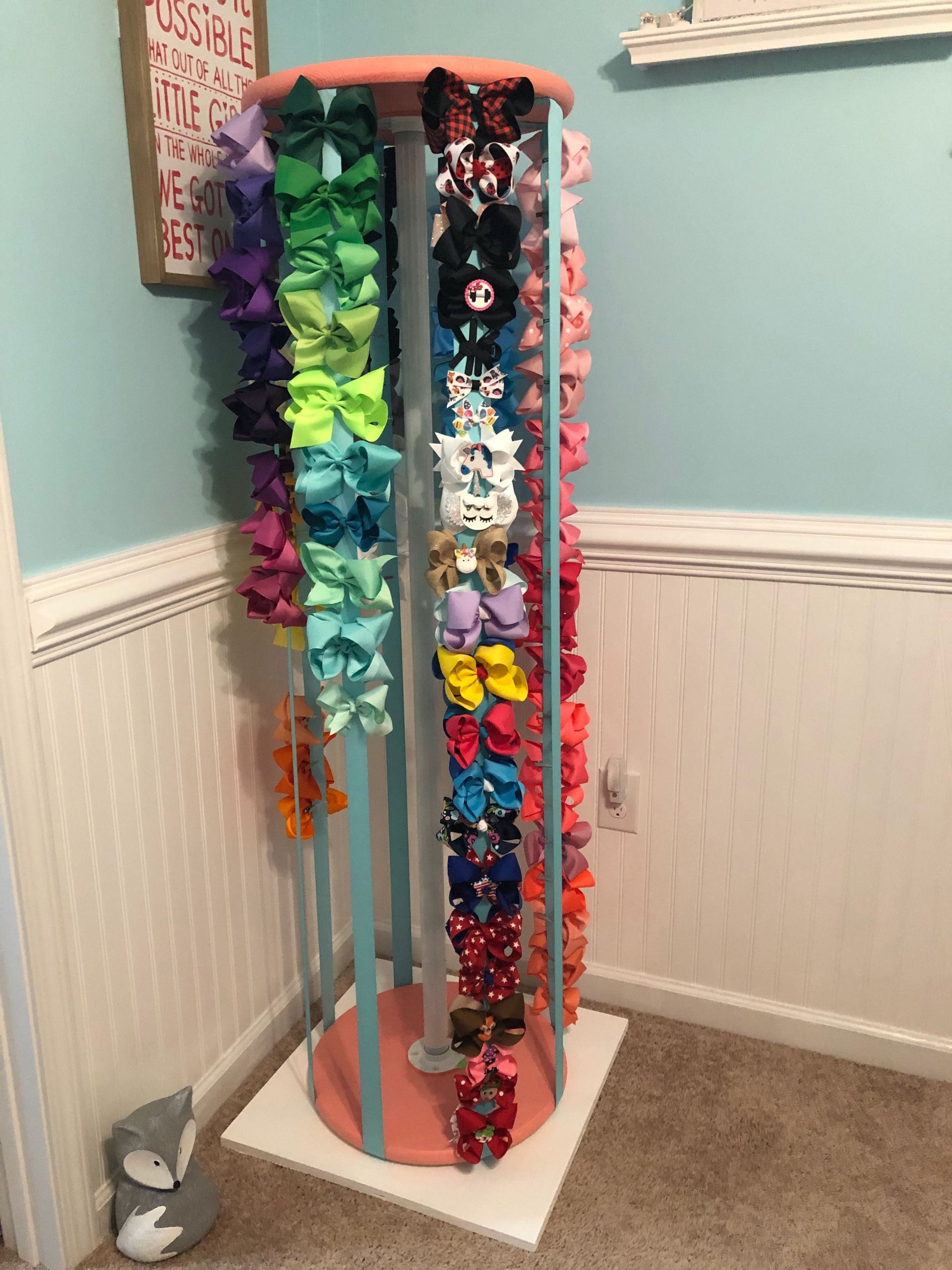 DIY Hair Accessories Holder
 Spinning Bow Carousel