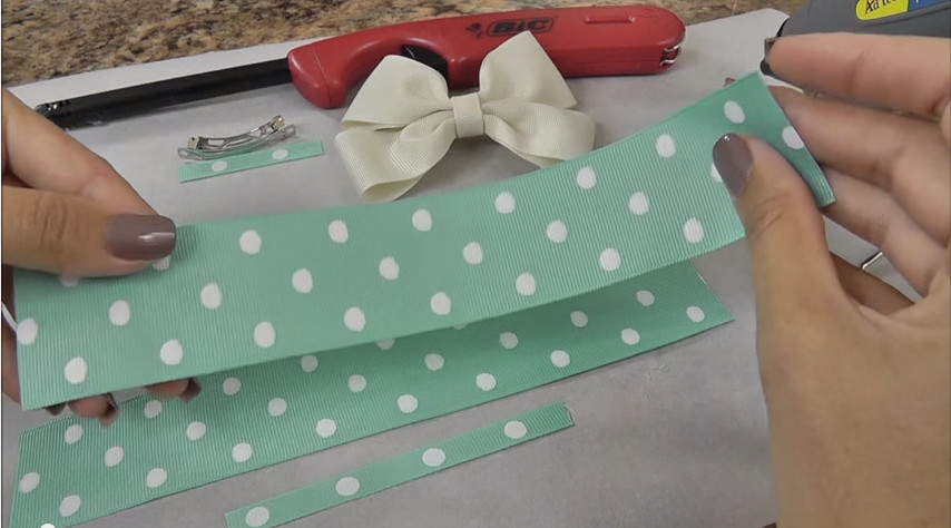 DIY Hair Bow Tutorials
 Easy DIY Hair Bow Tutorial