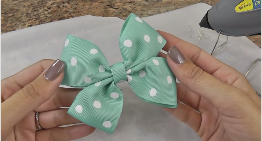 DIY Hair Bow Tutorials
 Easy DIY Hair Bow Tutorial