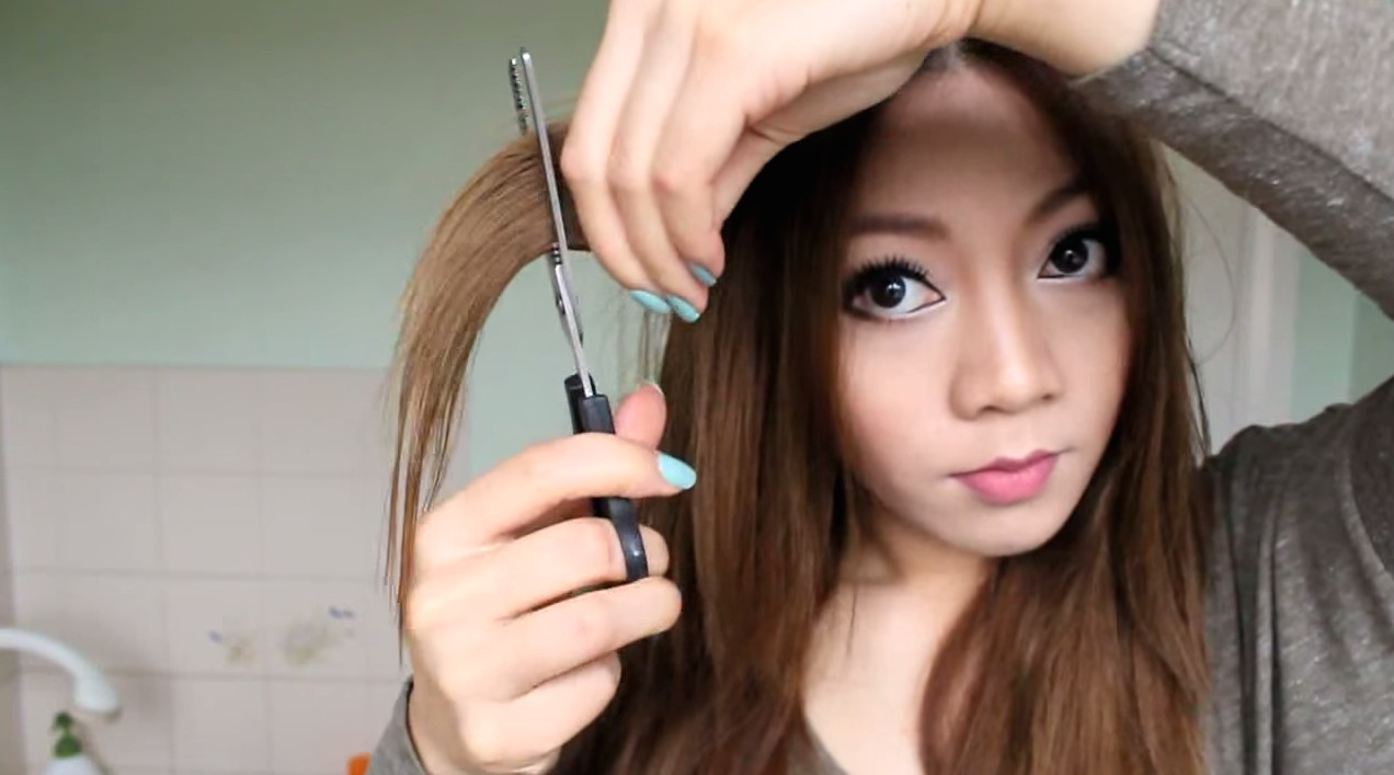 DIY Hair Trim
 8 tutorials that make DIY haircuts look super easy