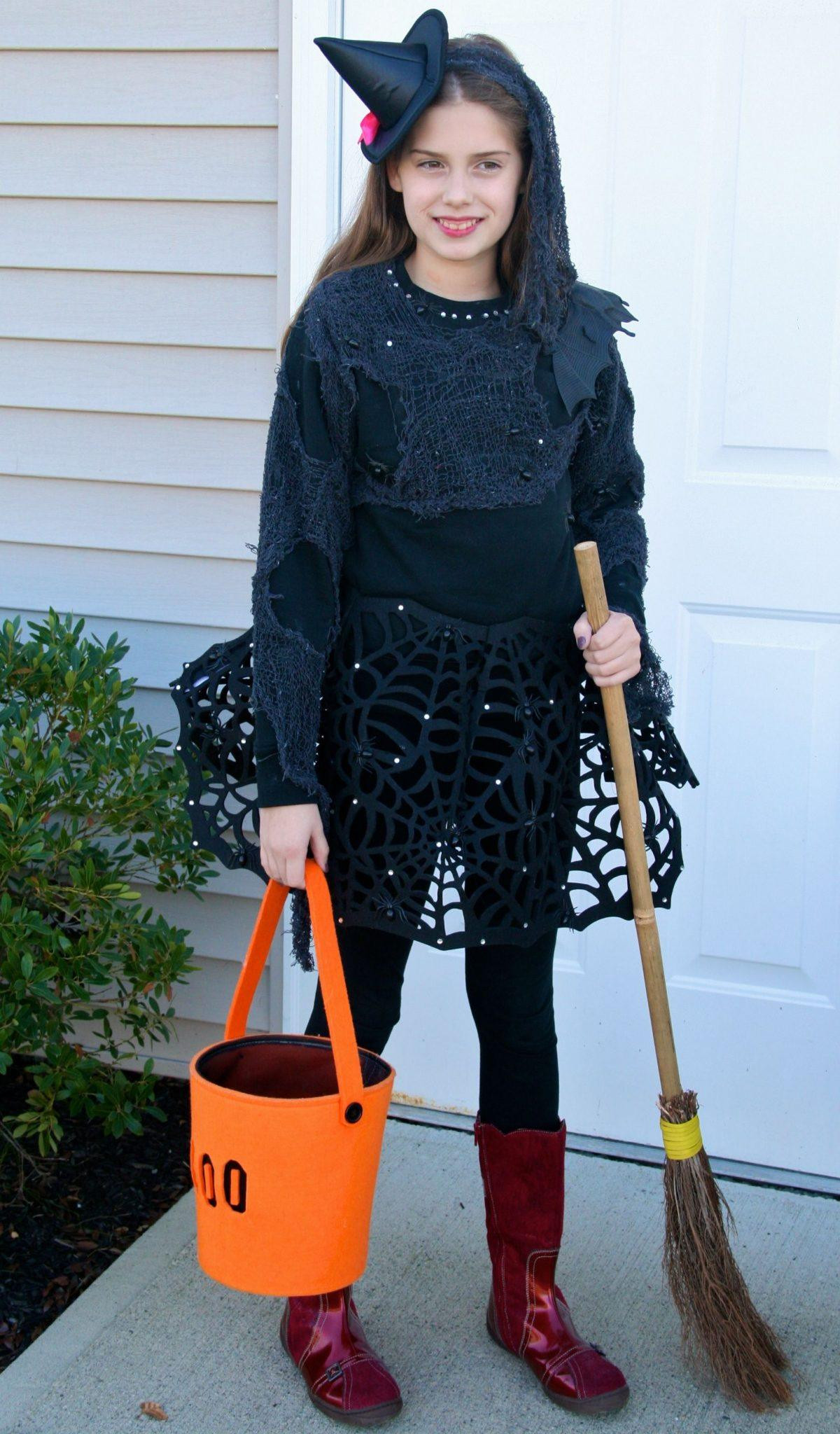 DIY Halloween Costumes Girl
 DIY Trendy Witch Costume for Tween Teen Girls