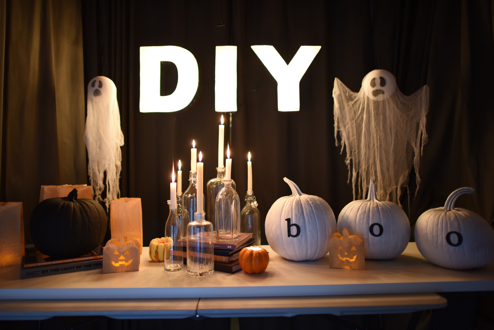 DIY Halloween Party Decor
 5 Easy Creepy Yet Classy Halloween Party Decorations [on a
