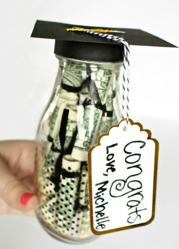 DIY High School Graduation Gifts
 10 Graduation Gift Ideas Your Graduate Will Actually Love