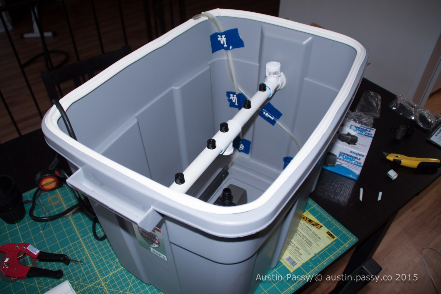 DIY Hydro Grow Box
 DIY Hydroponic Grow Box at Home