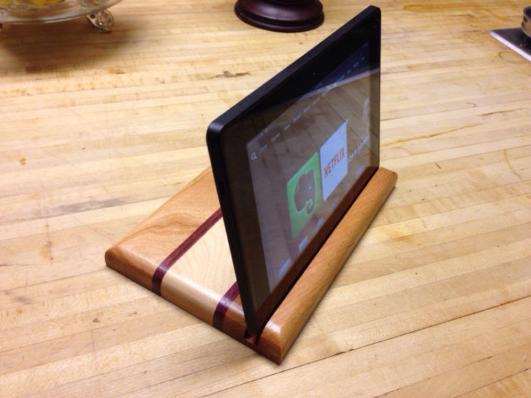 DIY Ipad Stand Wood
 14 DIY Tablet And iPad Stands Various Materials
