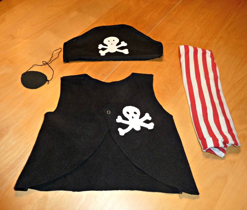 DIY Kid Pirate Costume
 How to make a PIRATE costume for kids last minute DIY