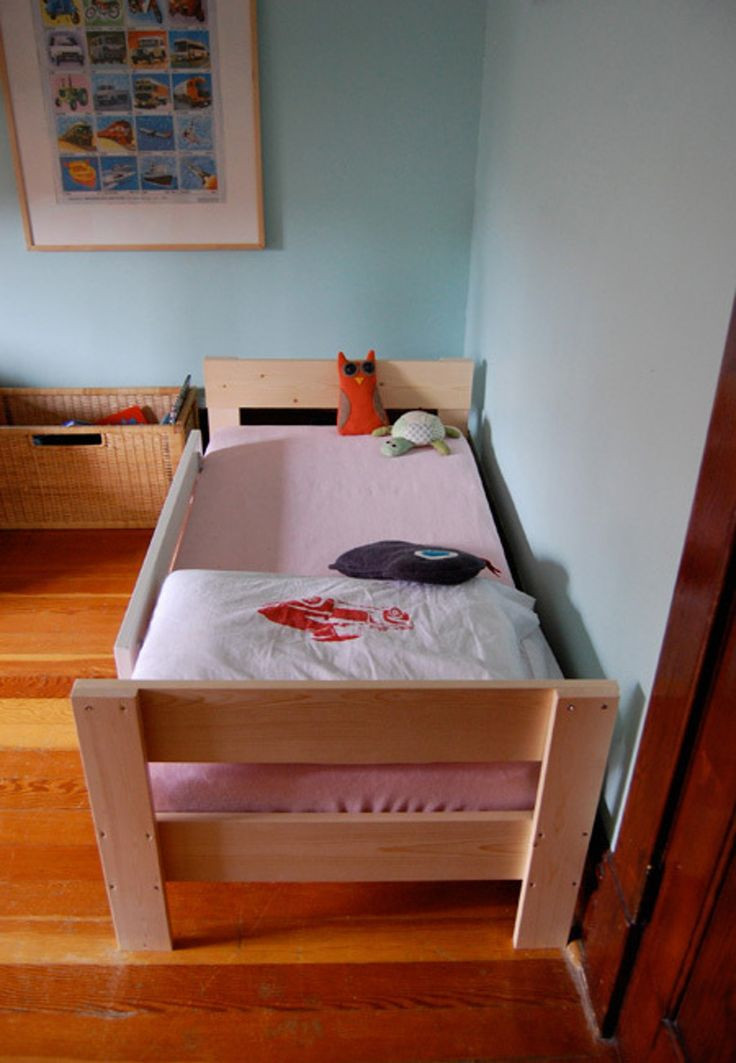 DIY Kids Bed Frame
 Look DIY Toddler Bed for $20