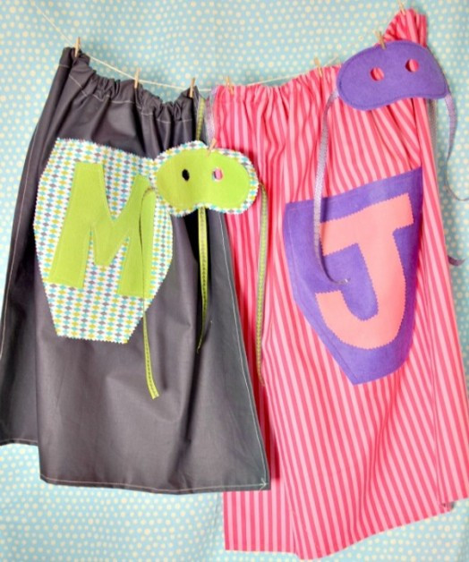 DIY Kids Cape
 Awesome DIY Dress Up Superhero Capes For Your Kids