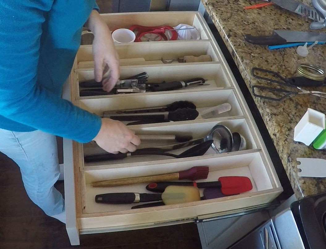 DIY Kitchen Utensil Organizer
 Remodelaholic