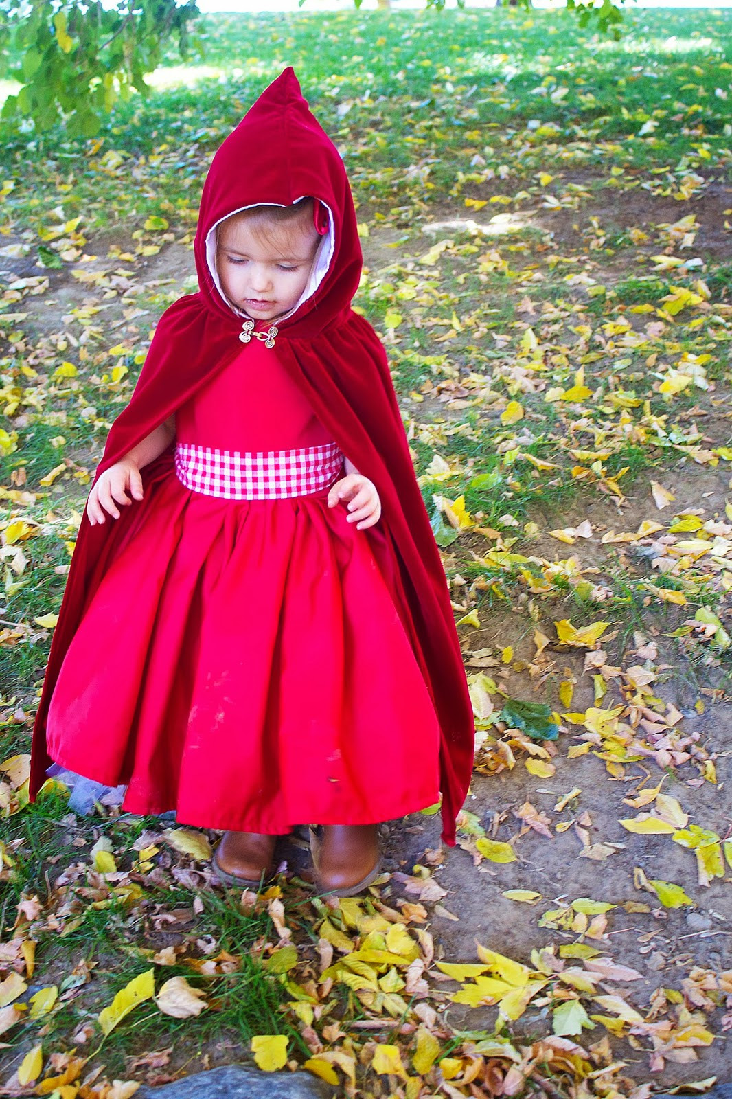 DIY Little Red Riding Hood Costume For Adults
 do it yourself divas DIY Little Red Riding Hood Costume