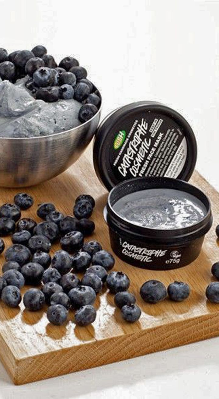 DIY Lush Face Mask
 LUSH Catastrophic Cosmetic Fresh Face Mask