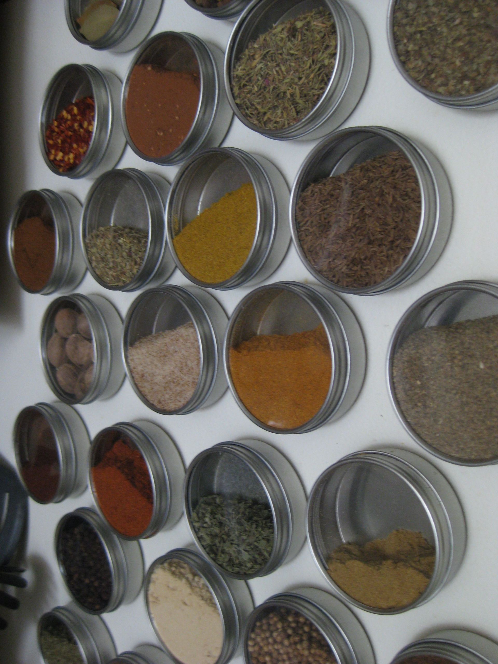 DIY Magnetic Spice Rack
 Make Your Own Magnetic Spice Rack