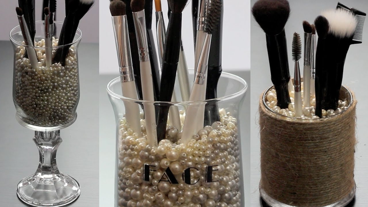 DIY Makeup Brush Organizer
 DIY 3 Makeup Brush Holders