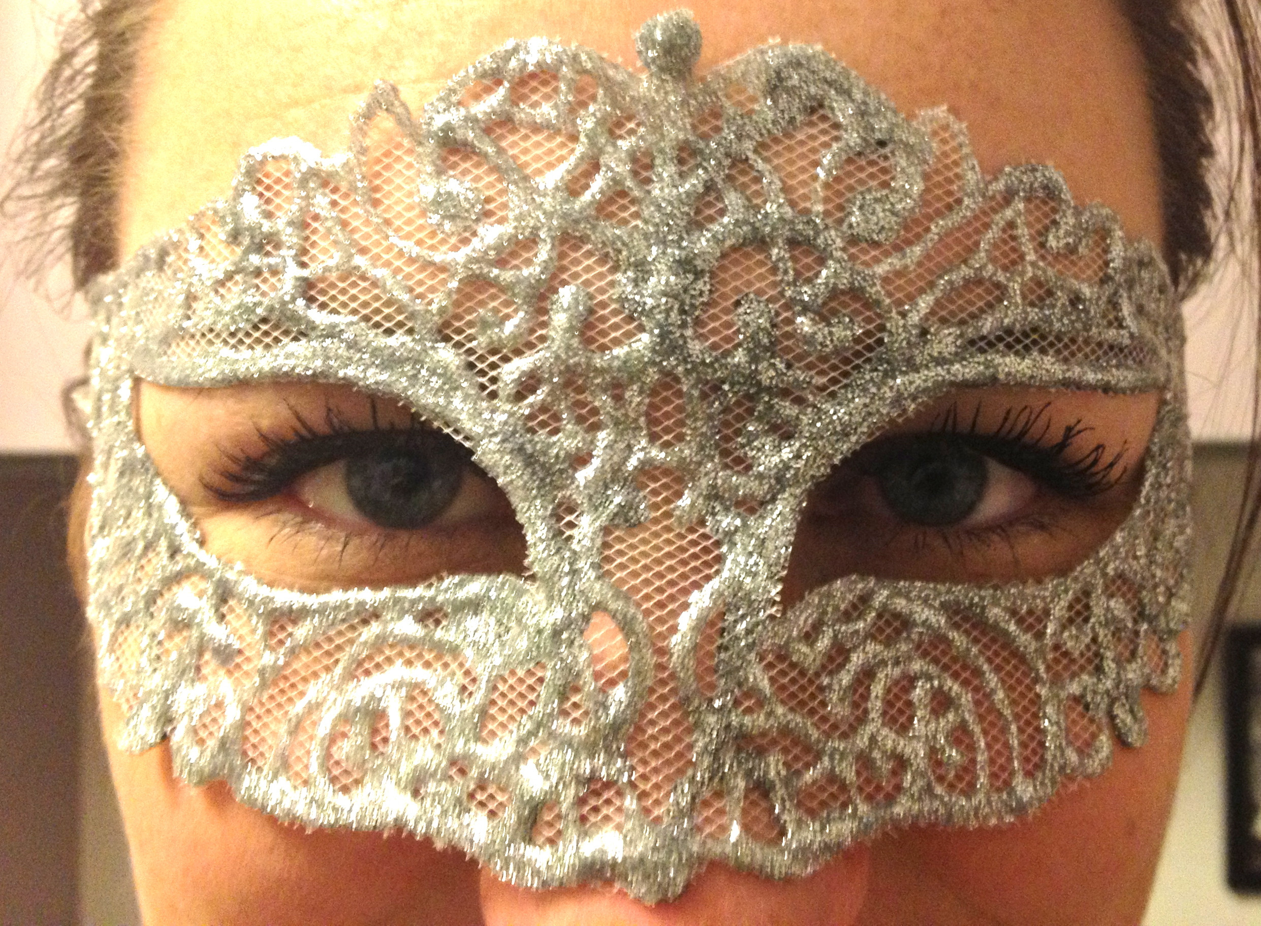 DIY Masquerade Mask
 Unmasking the DIY Mask