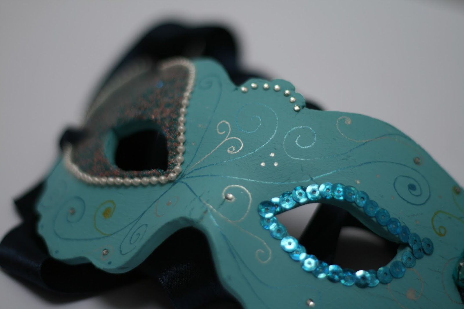 DIY Masquerade Mask
 Masquerade Mask DIY Oh Gosh Blog