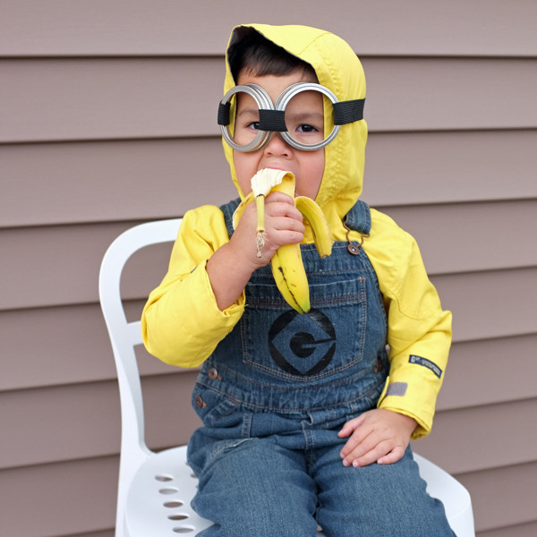 DIY Minion Costume Toddler
 DIY Halloween Costumes Minion and Peter Pan s Shadow