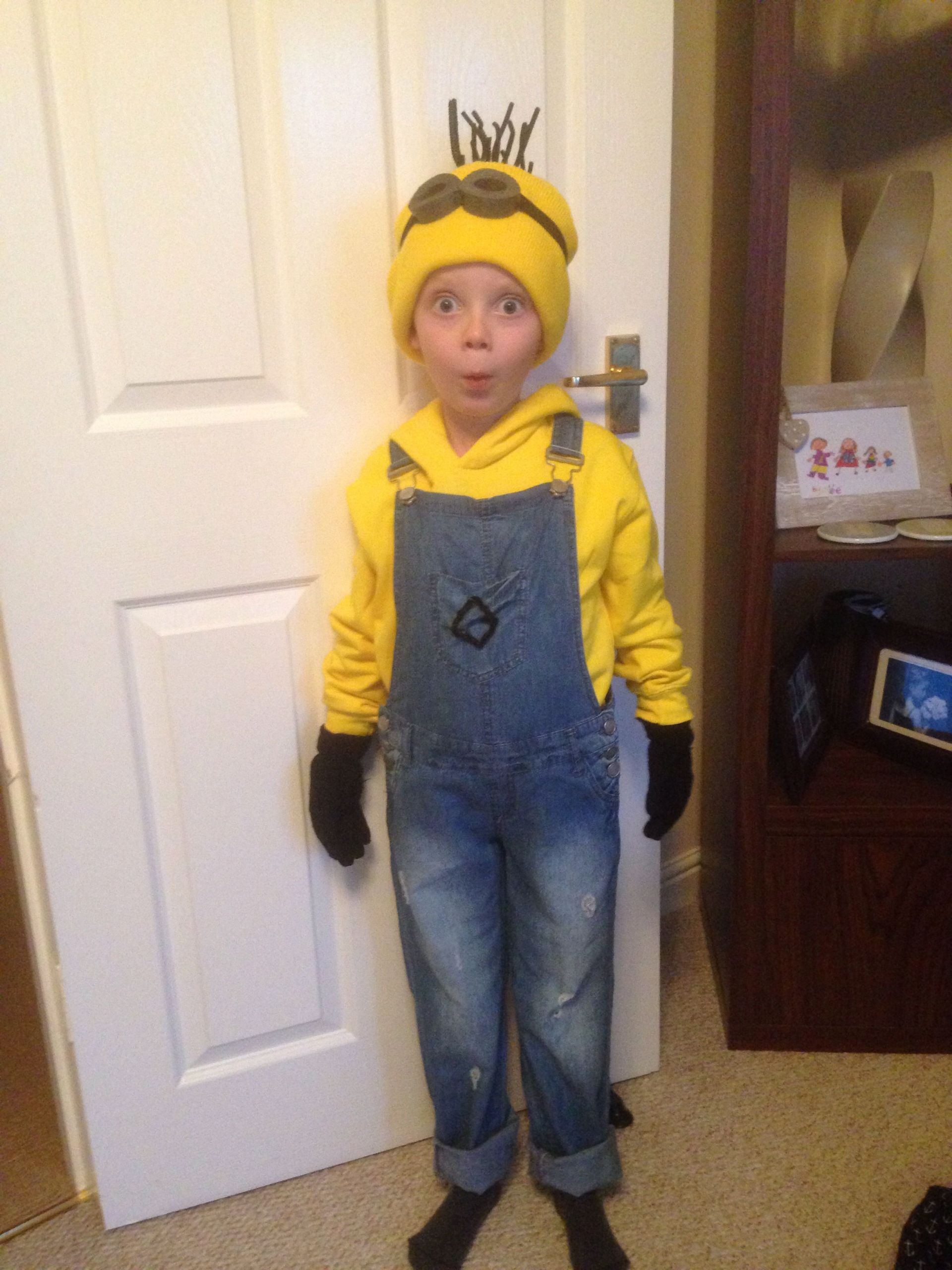 DIY Minion Costume Without Overalls
 Easy homemade Minion costume