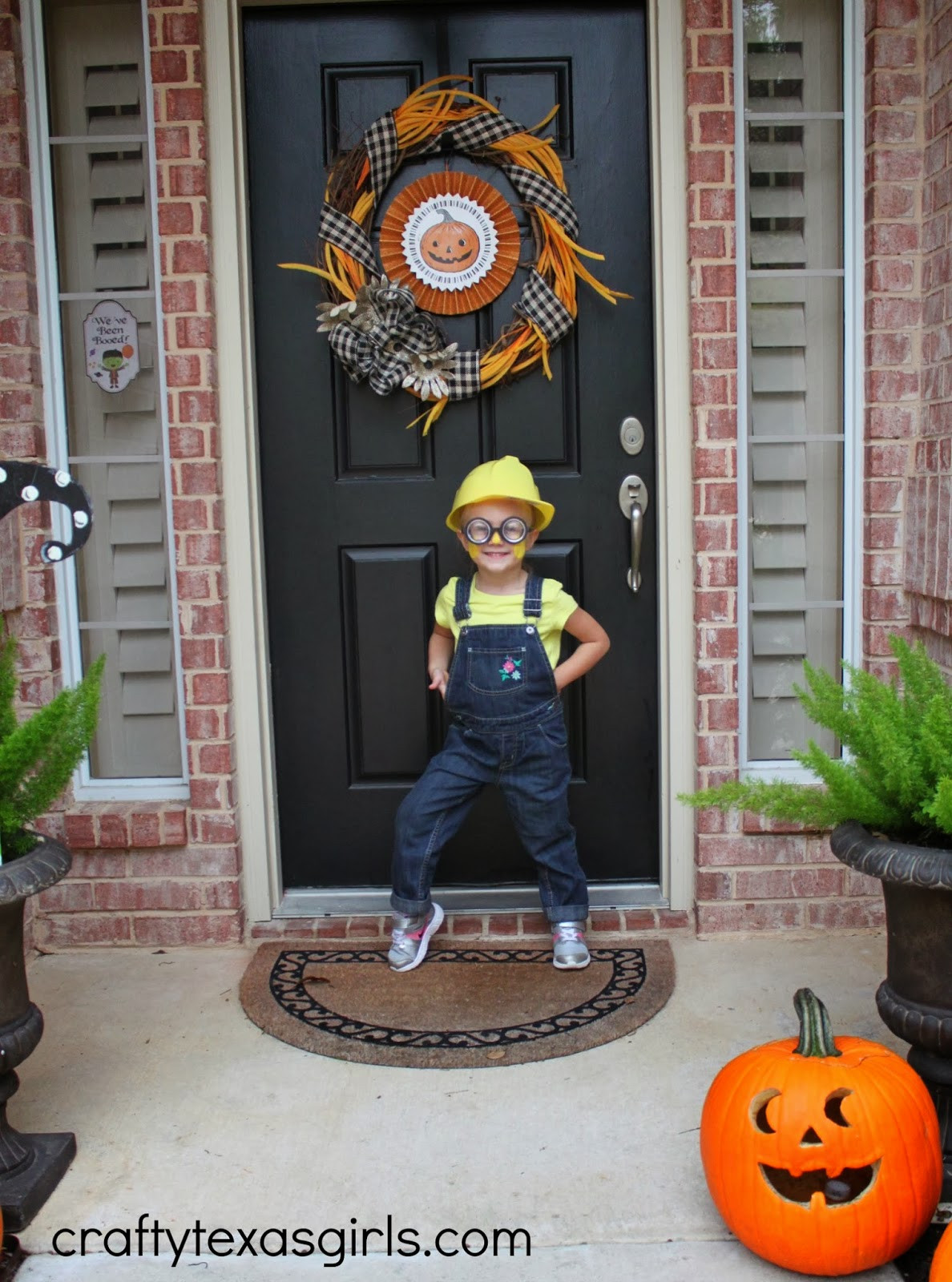 DIY Minion Costume Without Overalls
 Crafty Texas Girls DIY Minion Costume