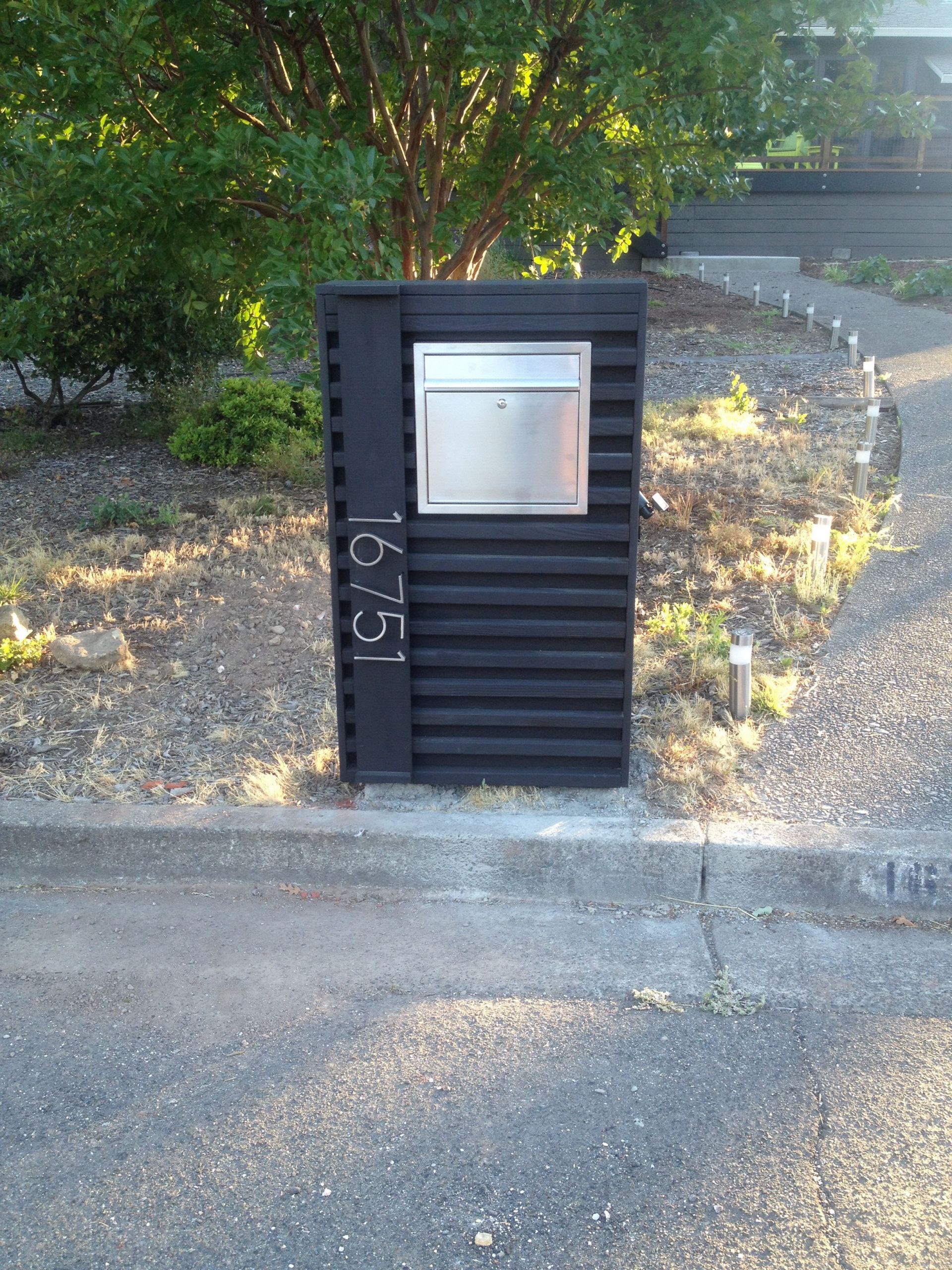 DIY Modern Mailbox
 The mailbox I built