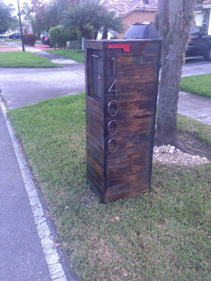 DIY Modern Mailbox
 Reclaimed wood pallet mailbox Mmwoodwrks gmail