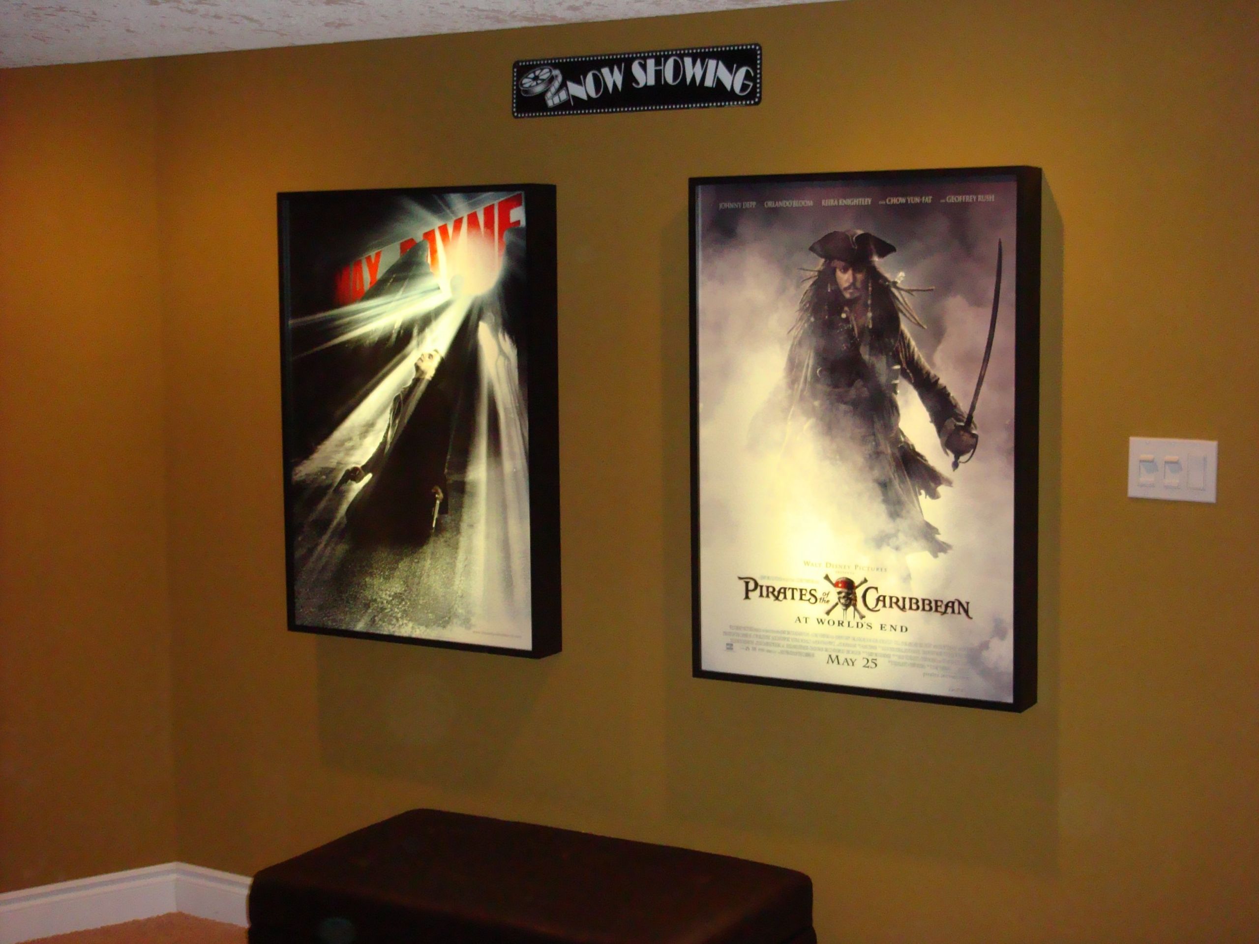 DIY Movie Poster Light Box
 light box for media room posters