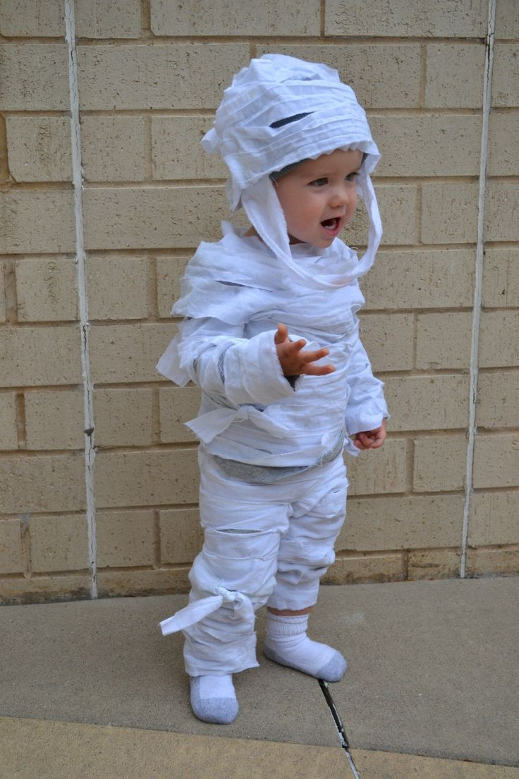 DIY Mummy Costume
 How To Make An Easy No Sew Child s Mummy Costume