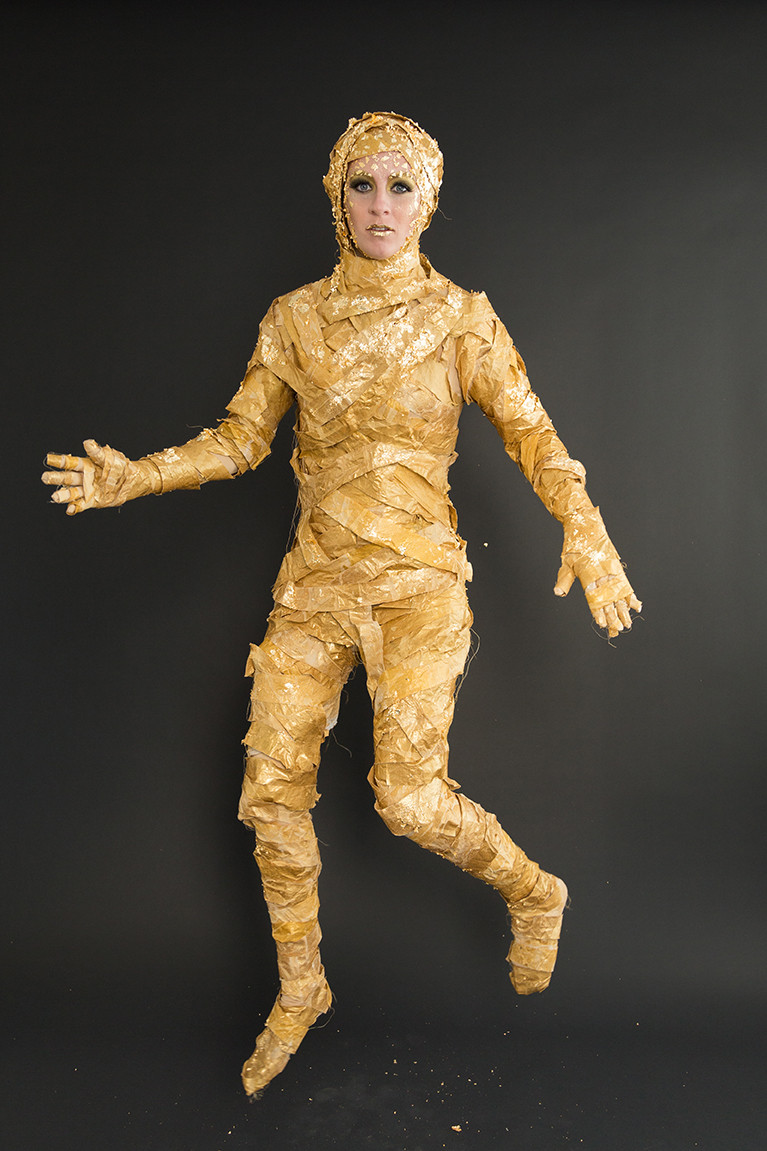 DIY Mummy Costume
 2 showstopper Halloween costumes made from everyday
