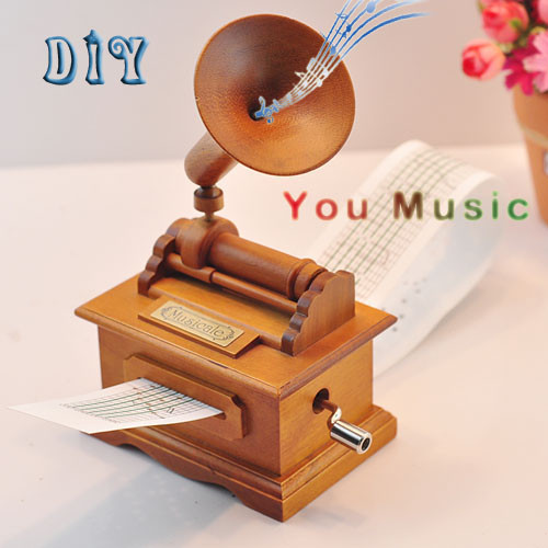 DIY Music Box
 Cool Tech Gad s Creative Vintage Style Phonograph DIY