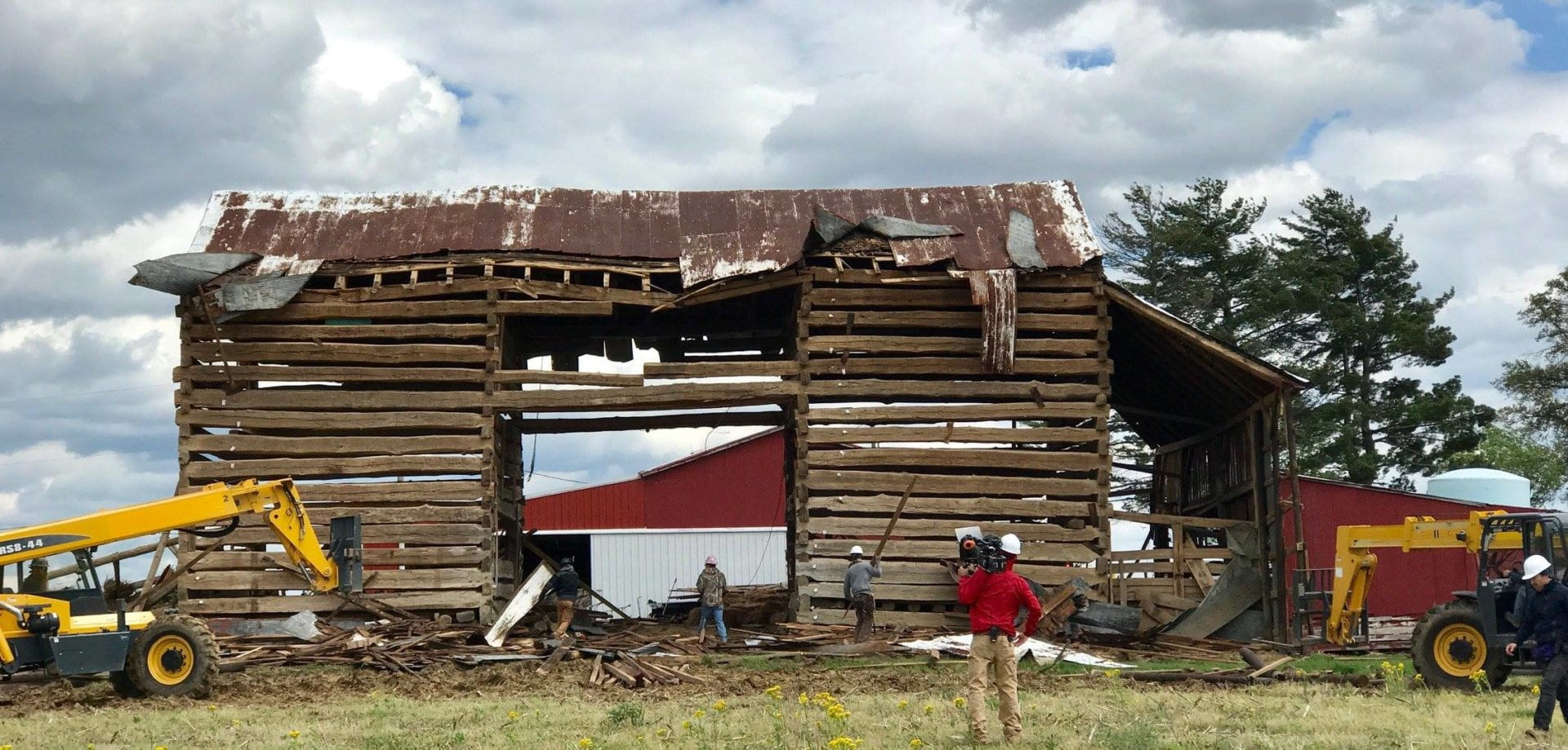 DIY Network Barnwood Builders
 DIY Network s Barnwood Builders Features A Barn 30 Miles