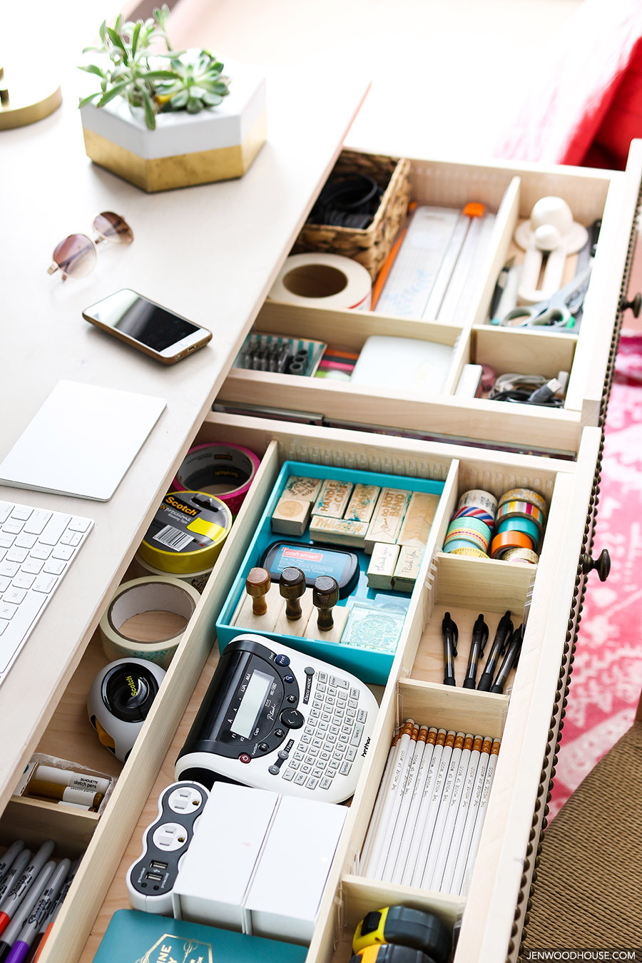 DIY Office Organizers
 Easy DIY Drawer Divider Organizers