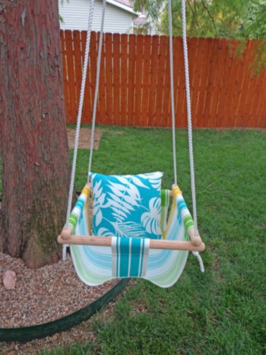DIY Outdoor Baby Swing
 DIY Tree Swing For A Baby