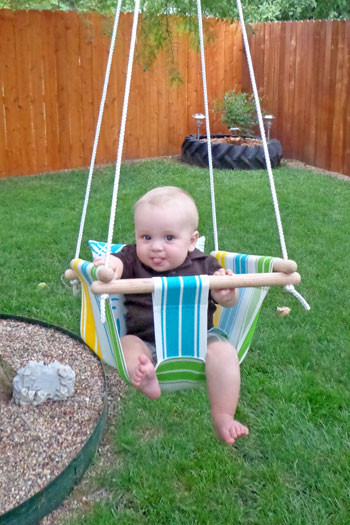 DIY Outdoor Baby Swing
 Wonderful DIY Hammock Type Baby Swing