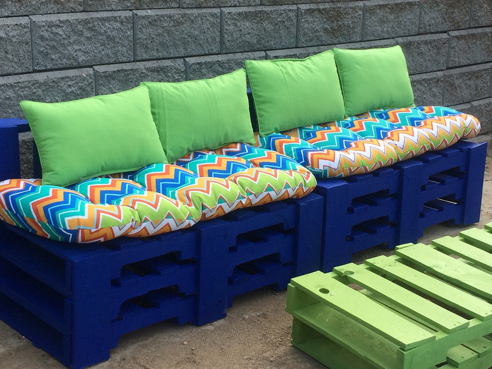 DIY Outdoor Bench Cushions
 How to Sew a Cushion for a Bench Make Your Own Seat Padding