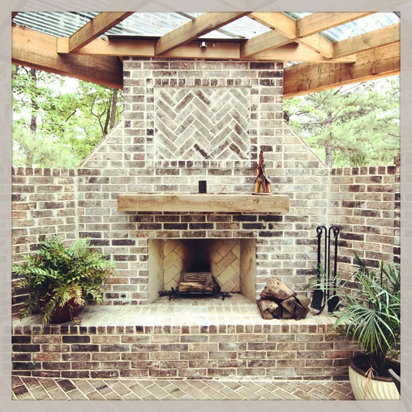 DIY Outdoor Brick Fireplace
 Custom brick outdoor fireplace