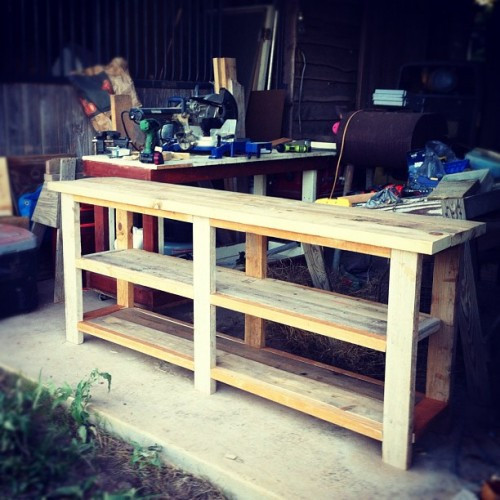 DIY Outdoor Buffet Table
 DIY Sofe Table or Entry Table Would also be a great plant