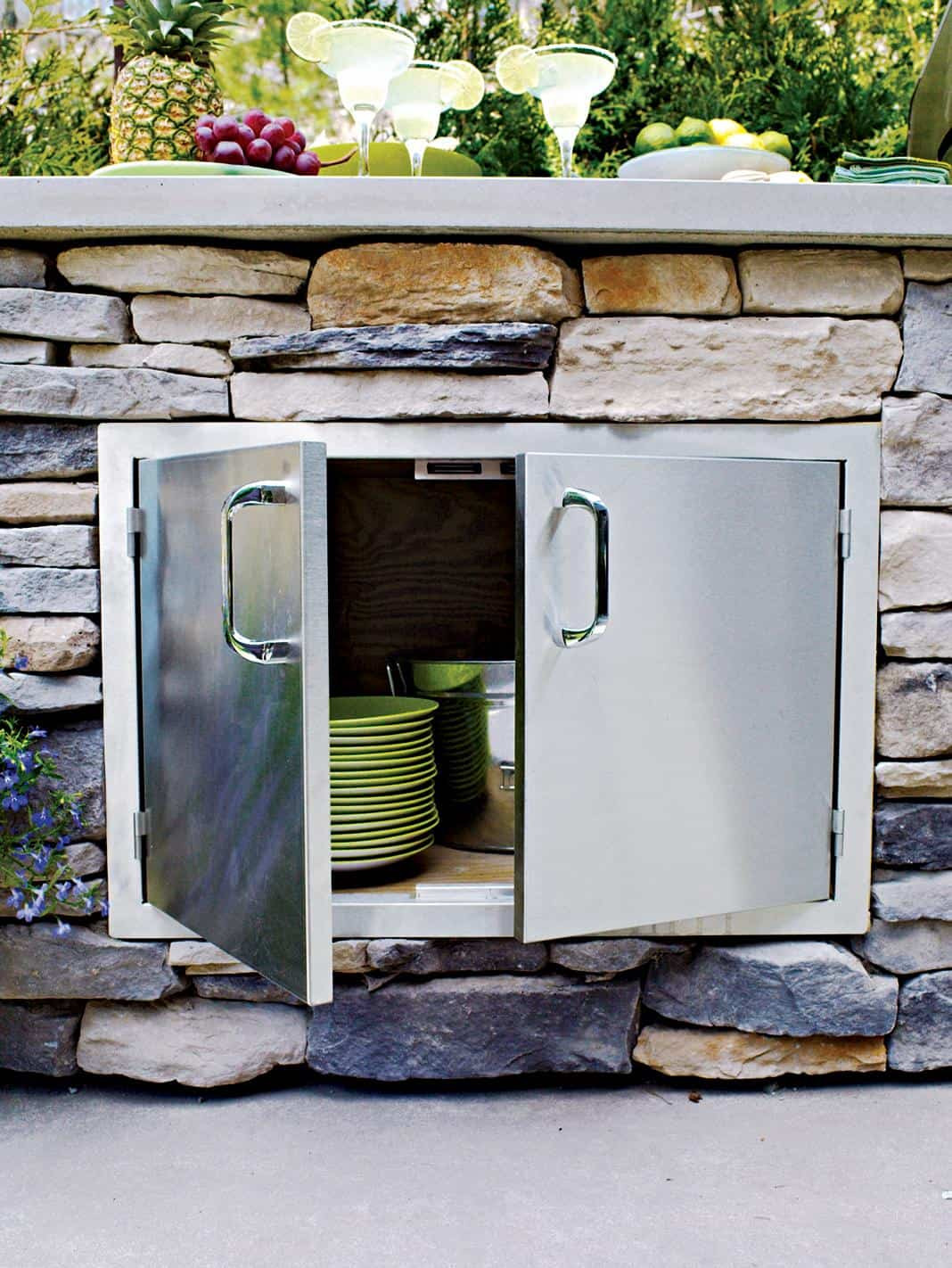 DIY Outdoor Cabinets
 15 Outdoor Kitchen Designs That You Can Help DIY