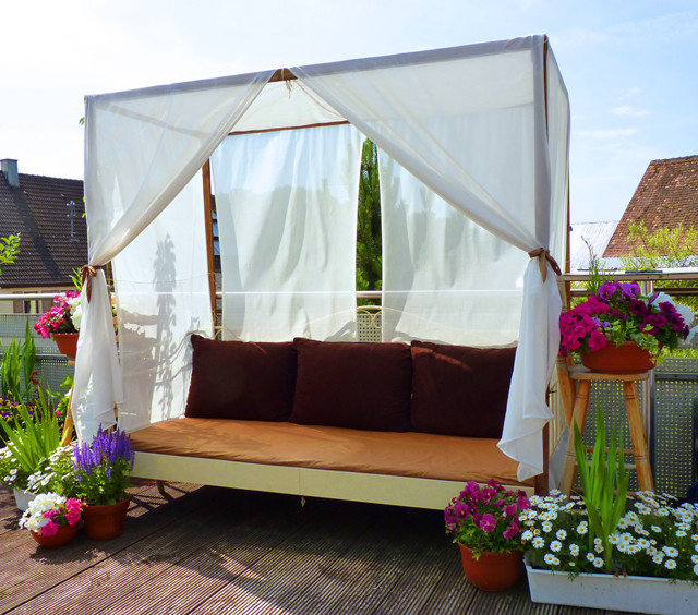 DIY Outdoor Canopy
 DIY Canopy Bed outdoor